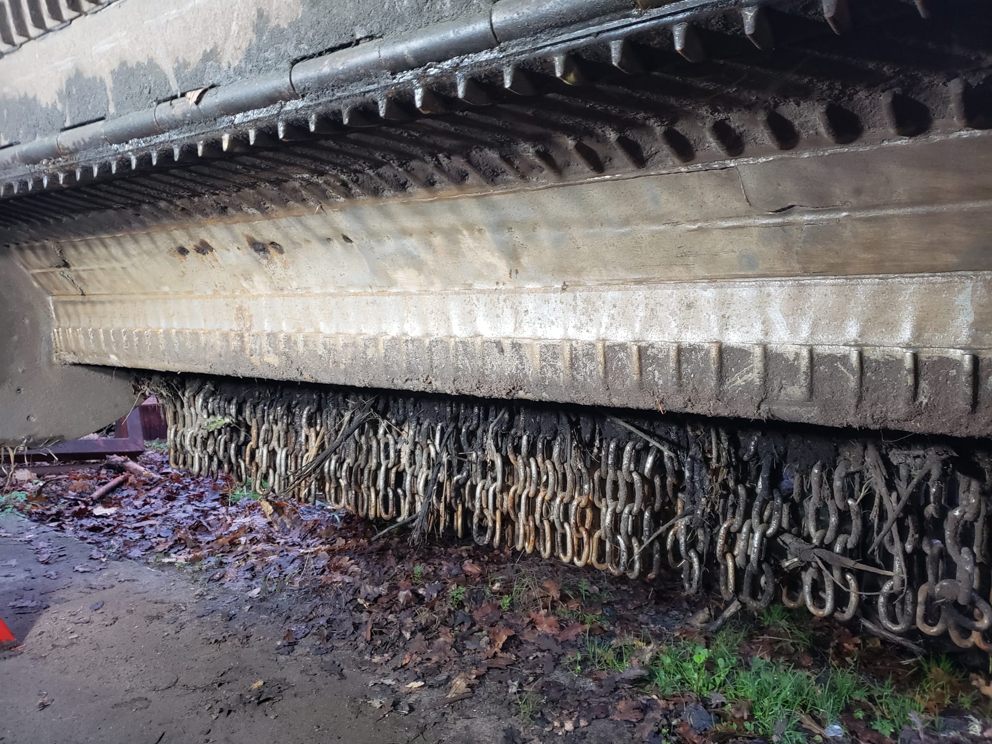 Réparation machine agricole chenille